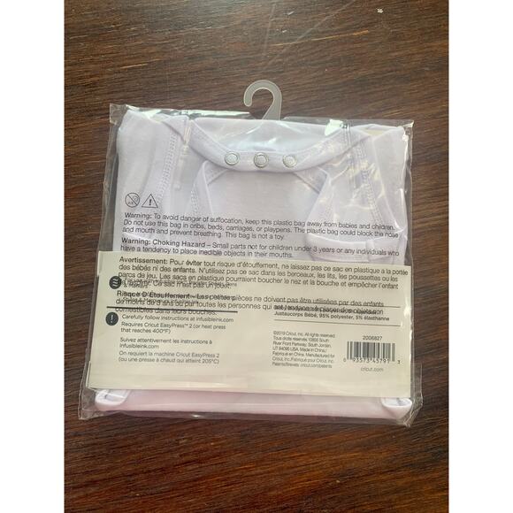 Cricut Blank Baby Bodysuit 6-9 Months - Craft Ready! - Picture 2 of 2